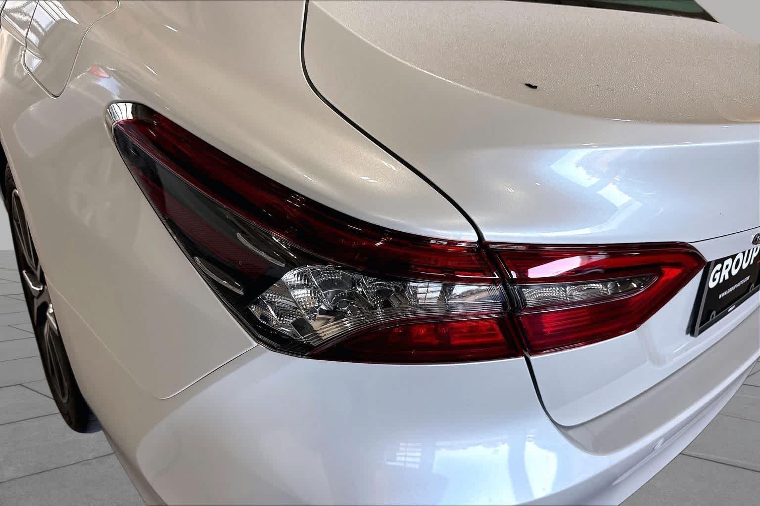 Used 2023 Wind Chill Pearl Toyota XLE V6 image 28