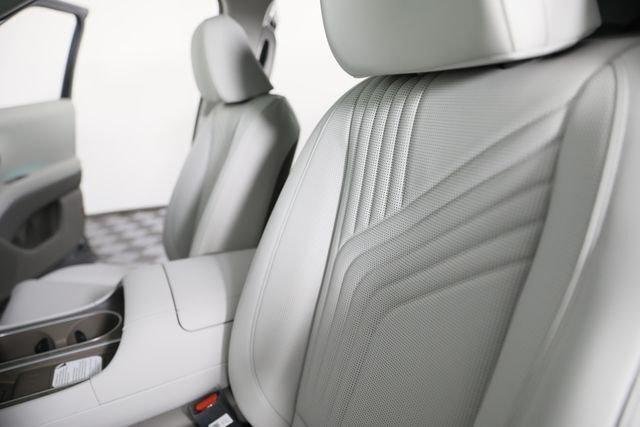 New 2026 Gray Hyundai SEL Premium 8P image 50