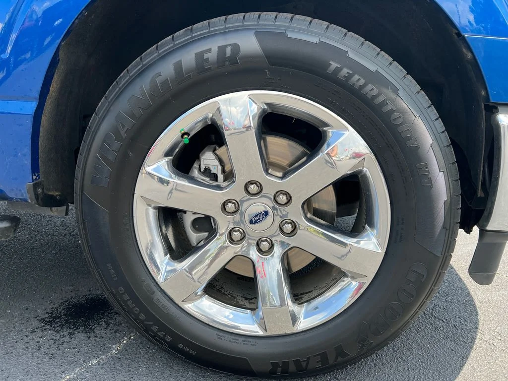 Used 2022 Blue Ford XLT image 13