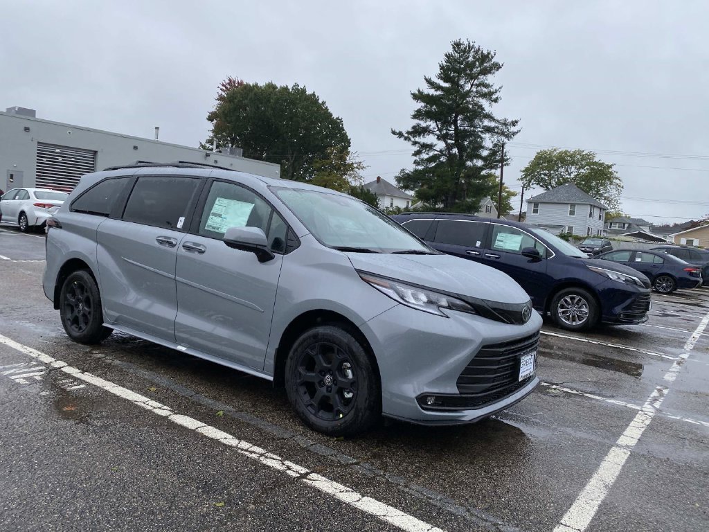 2026 Toyota Sienna Woodland Edition