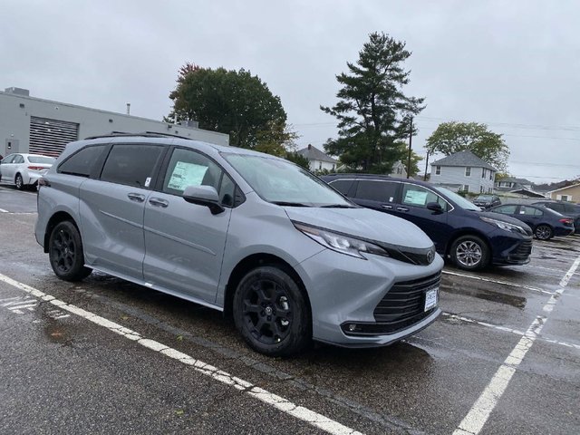 2026 Toyota Sienna Woodland Edition