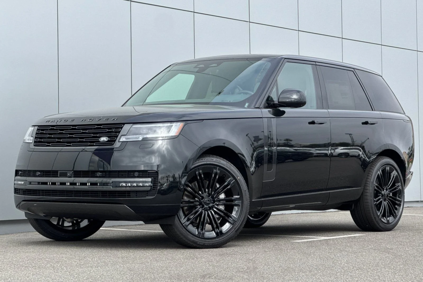 2026 Land Rover Range Rover 3.0 SE SWB's photo