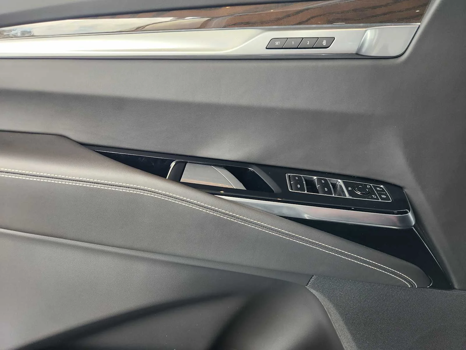 New 2026 Vibrant White Tricoat Cadillac Platinum Sport image 16