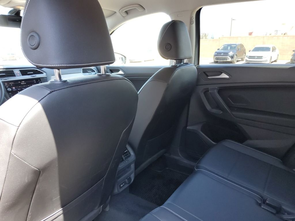 Used 2021  Volkswagen 2.0T SE image 19