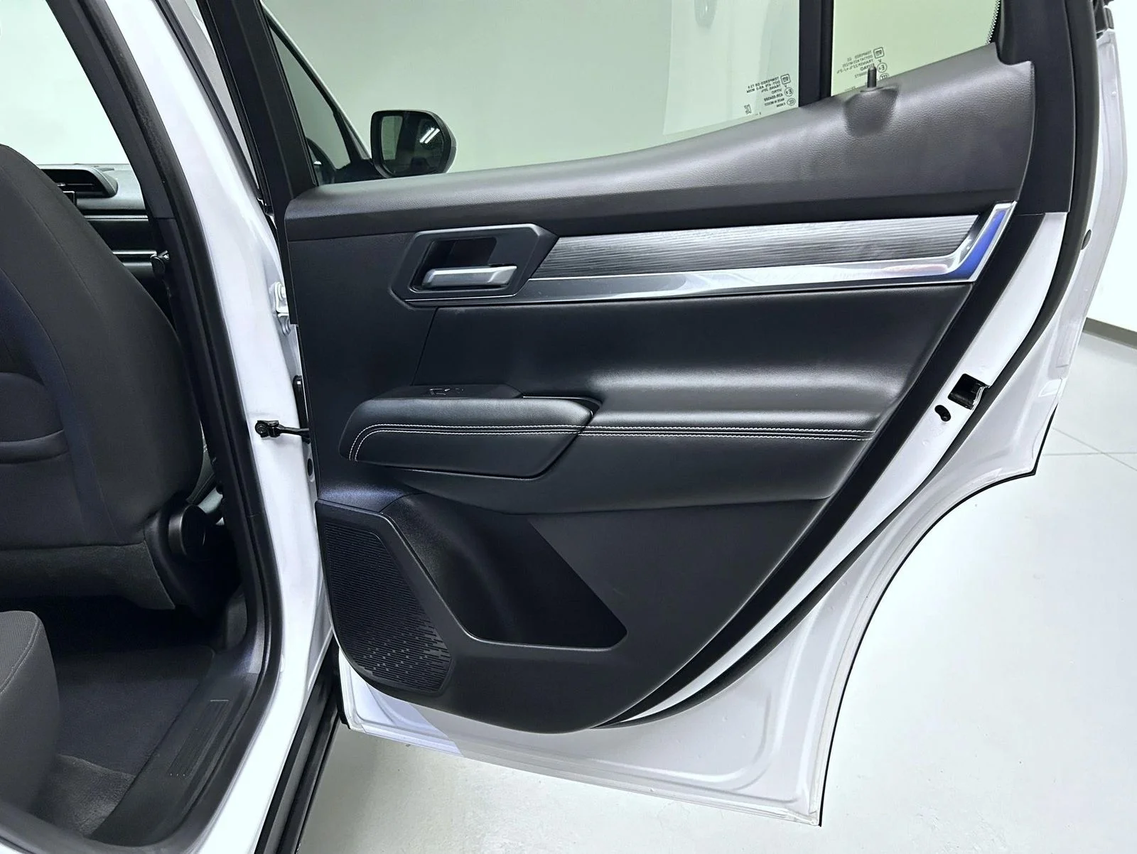 Used 2026 White GMC Elevation image 17