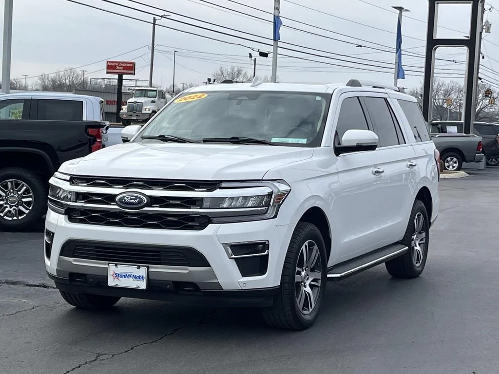 Used 2022 White Ford Limited image 3