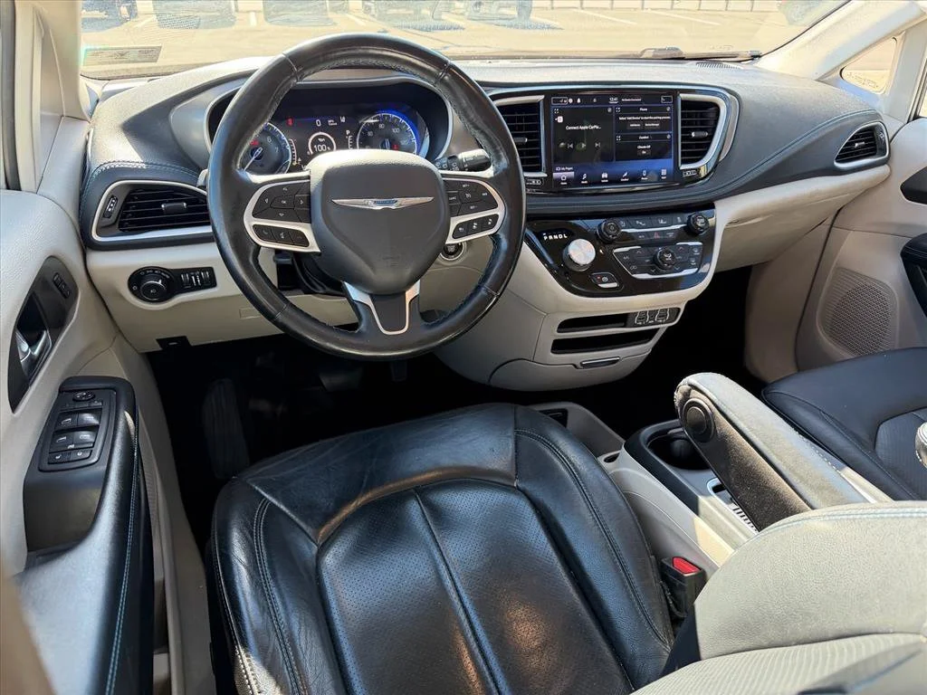 Used 2021 White Chrysler Touring L image 7