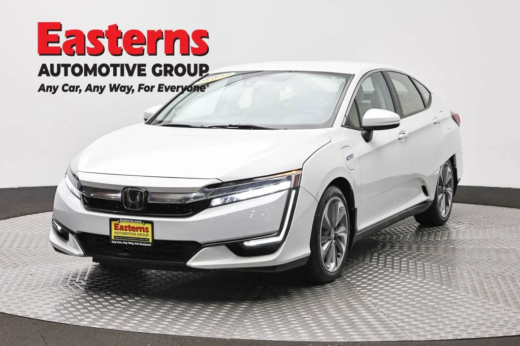 Used 2018 White Honda Touring image 1
