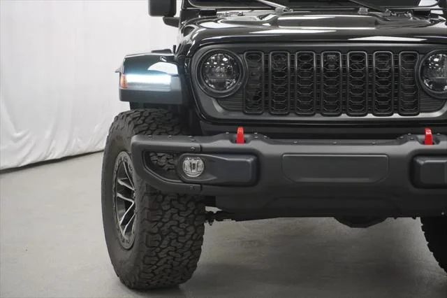 New 2026 Black Clear-Coat Exterior Paint Jeep Rubicon image 6