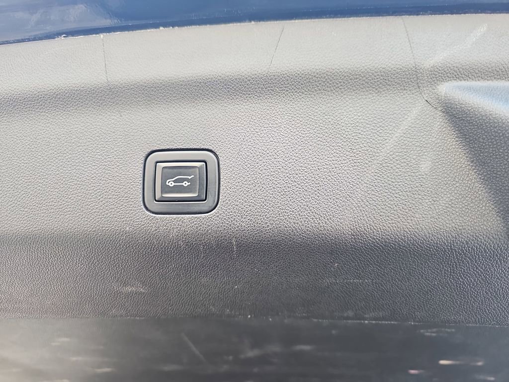 Certified Used 2021 ONYX BLACK GMC Denali image 17