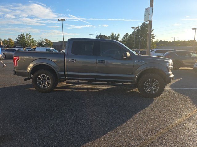 Used 2017 Gray Ford XLT image 2