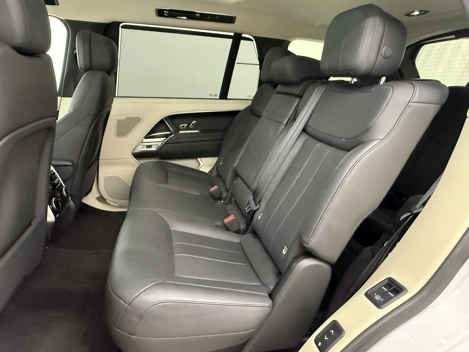 2022 Land Rover New Range Rover SE - Photo 39
