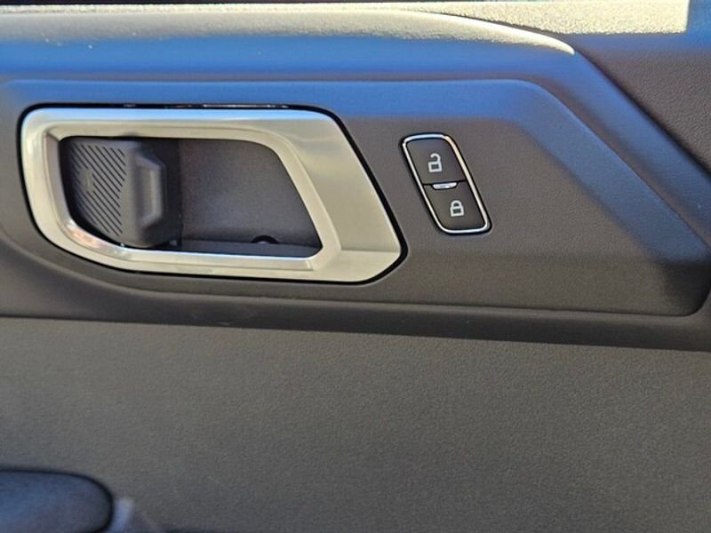 New 2025 Shadow Black Ford Badlands® image 29
