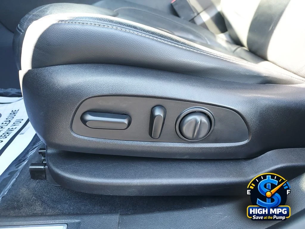 Used 2017 Silver GMC SLT-2 image 10