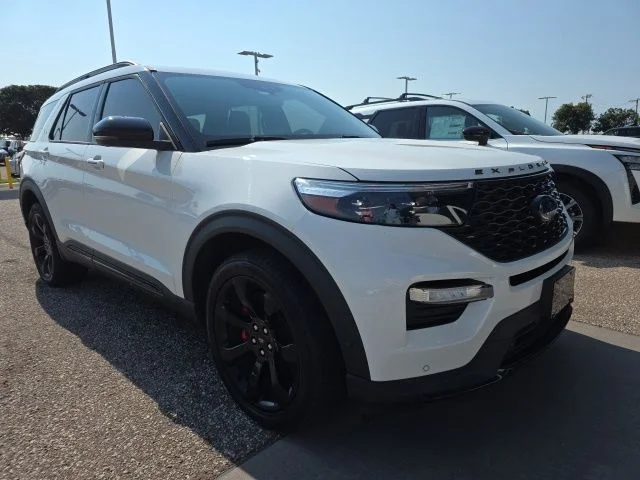 Used 2021 White Ford ST image 1