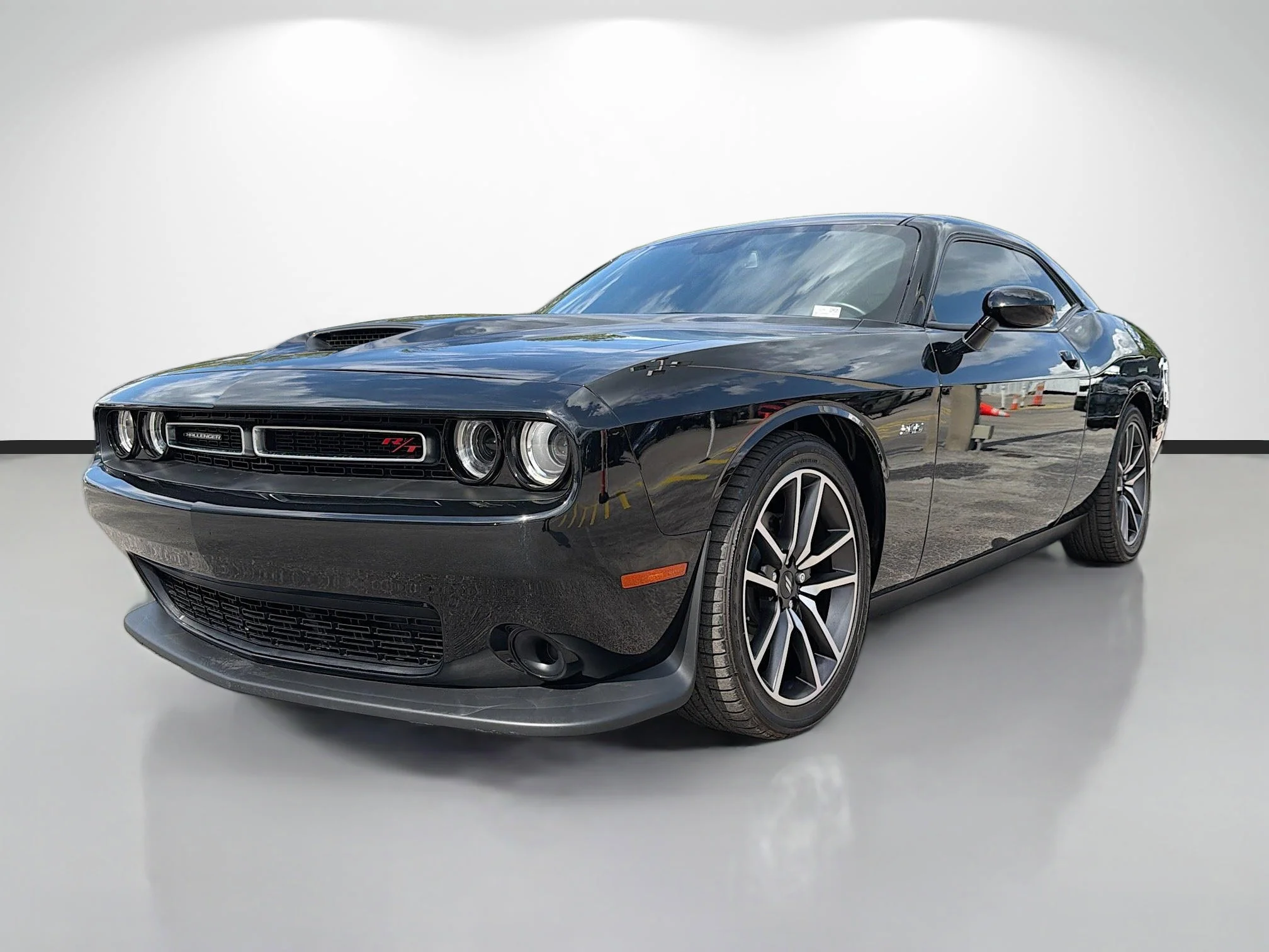 Used 2023 Pitch Black Clearcoat Dodge R/T image 7