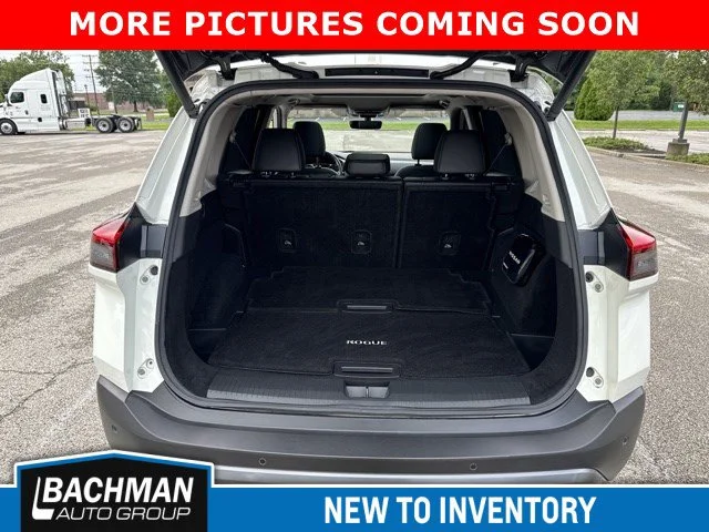 Used 2023 Pearl White Tricoat Nissan SL image 9