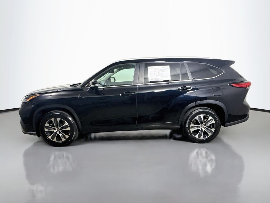 Used 2023 Midnight Black Metallic Toyota XLE image 4