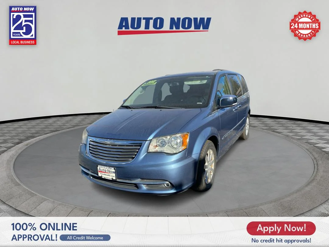 2012 Chrysler Town & Country Touring-L's photo