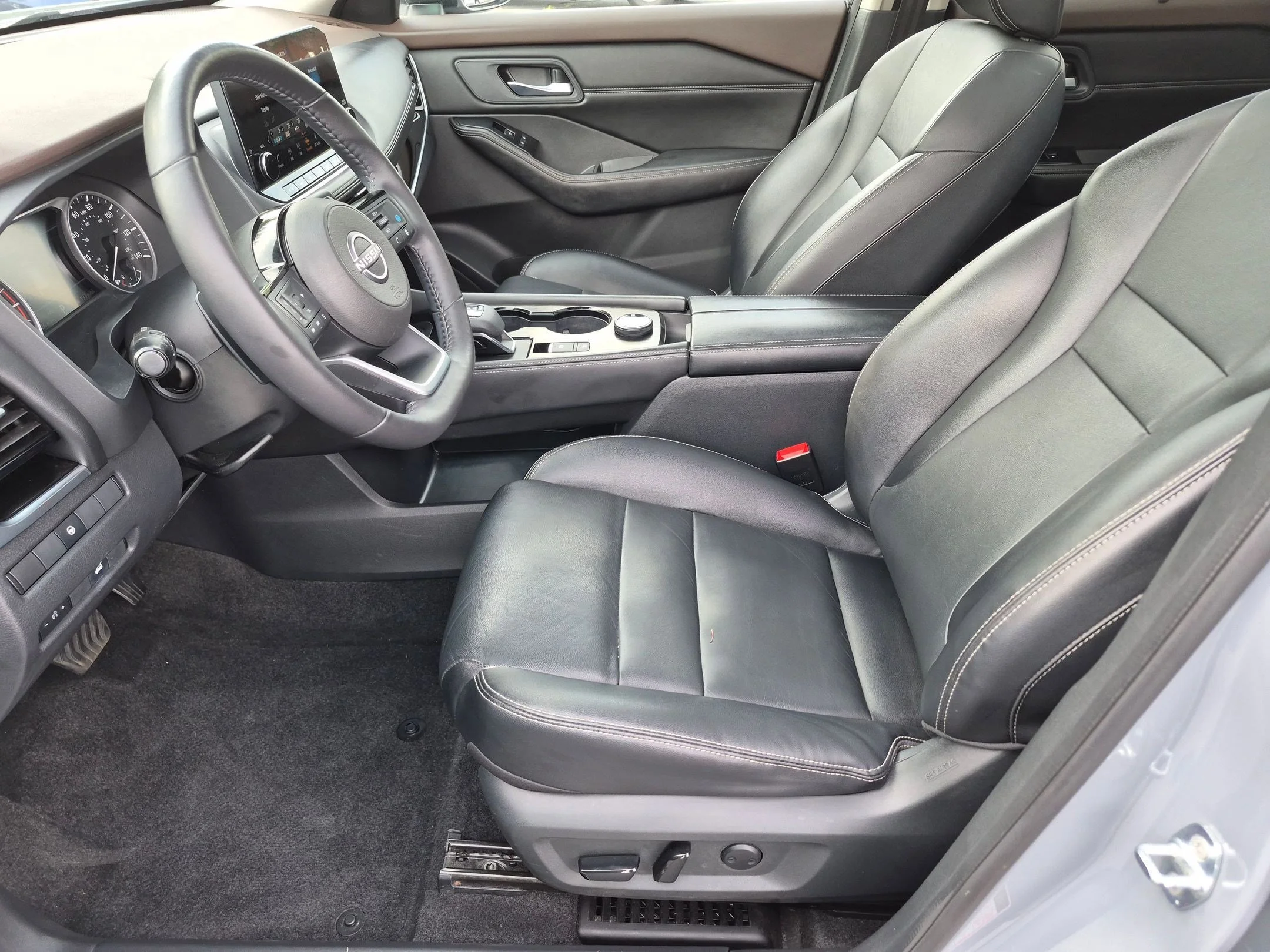 Used 2022 Boulder Gray Pearl Nissan SL image 11