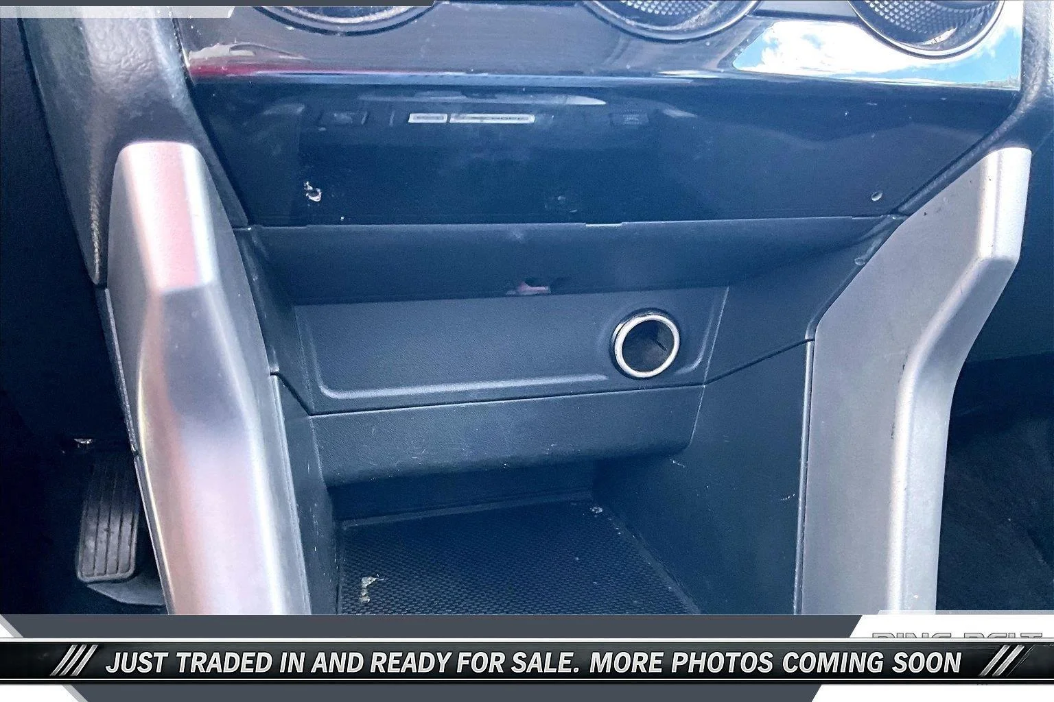 Used 2018 Silver Subaru 2.5i Premium image 24