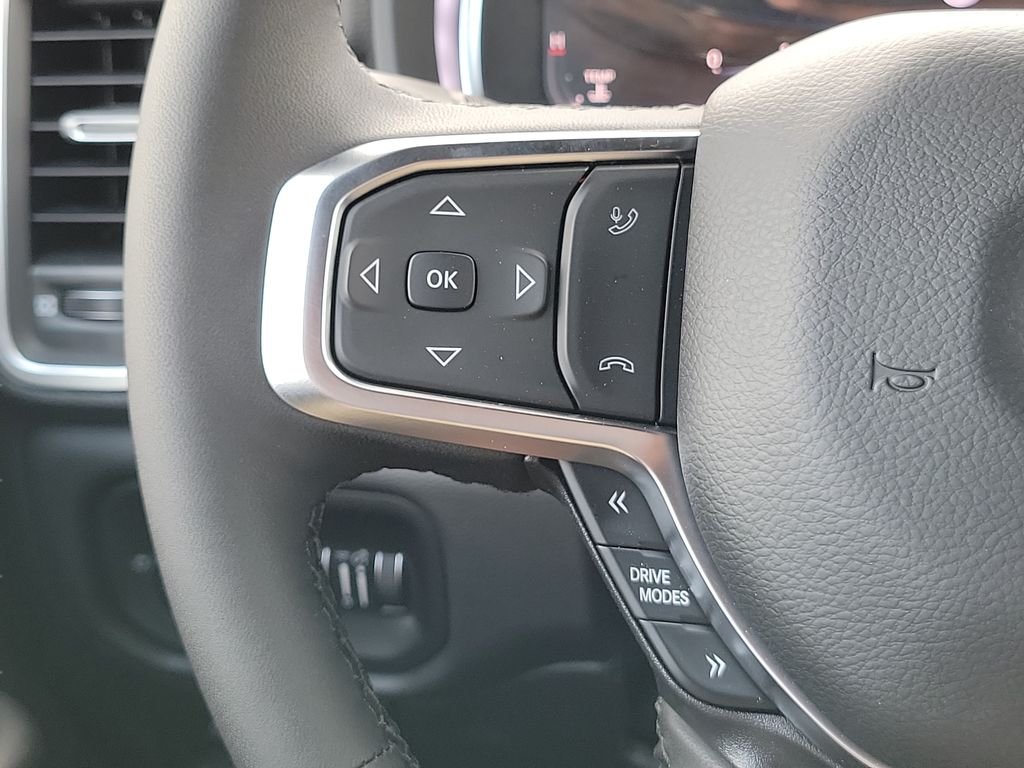 New 2026 Diamond Black Crystal Pearl-Coat Exterior Paint RAM Big Horn/Lone Star image 29