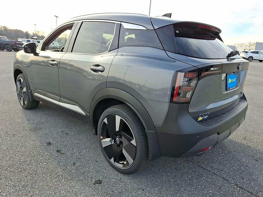 New 2026 Gray Nissan SR image 3