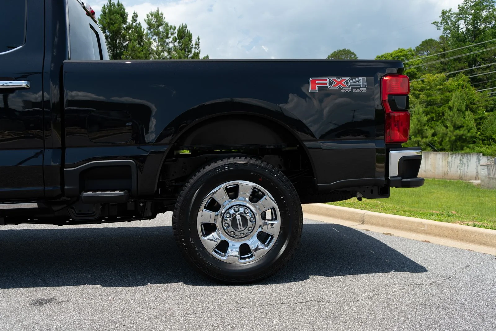 New 2026 Agate Black Metallic Ford F-250® Lariat® image 14