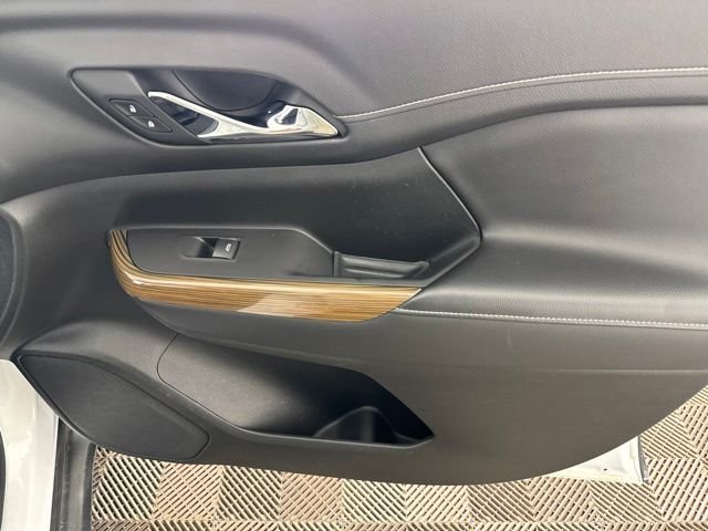 Used 2019 White GMC SLE-2 image 19