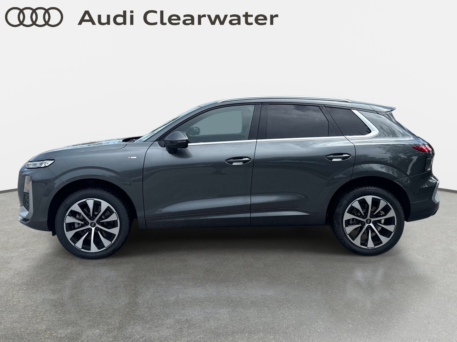 New 2026 Daytona Gray Pearl Effect Audi S line image 2