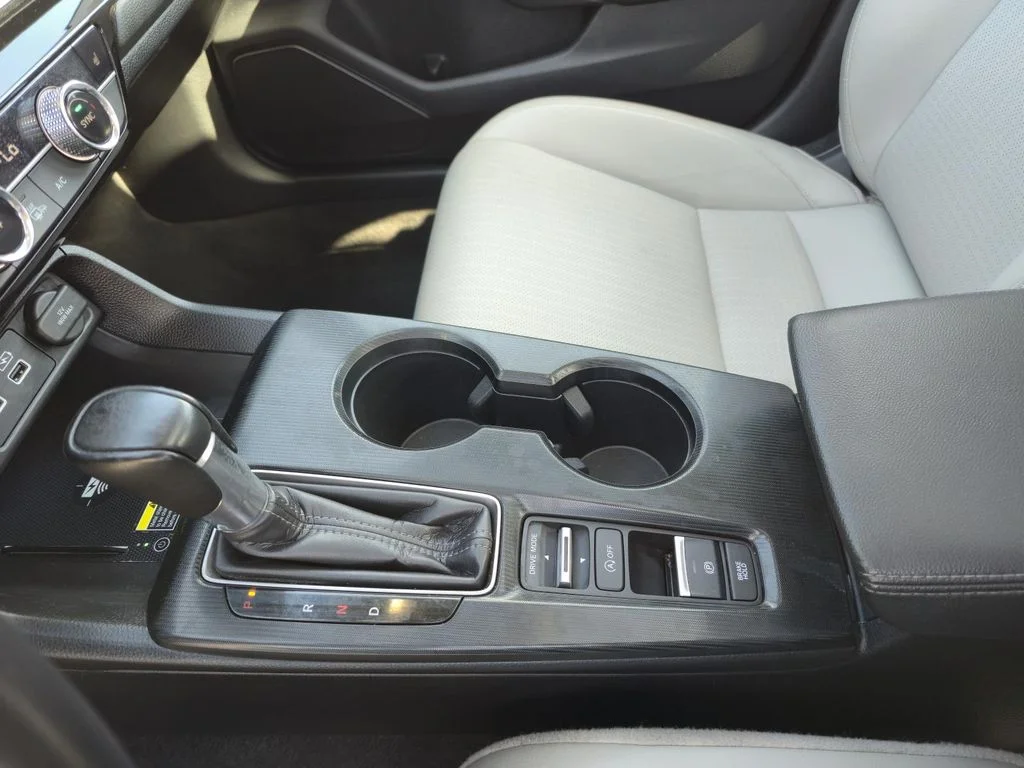 Used 2024 White Honda Touring image 17