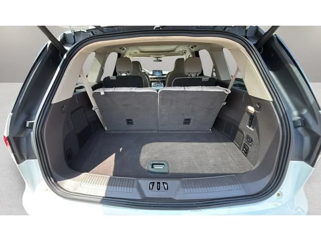 Used 2023 White Lincoln Reserve image 32