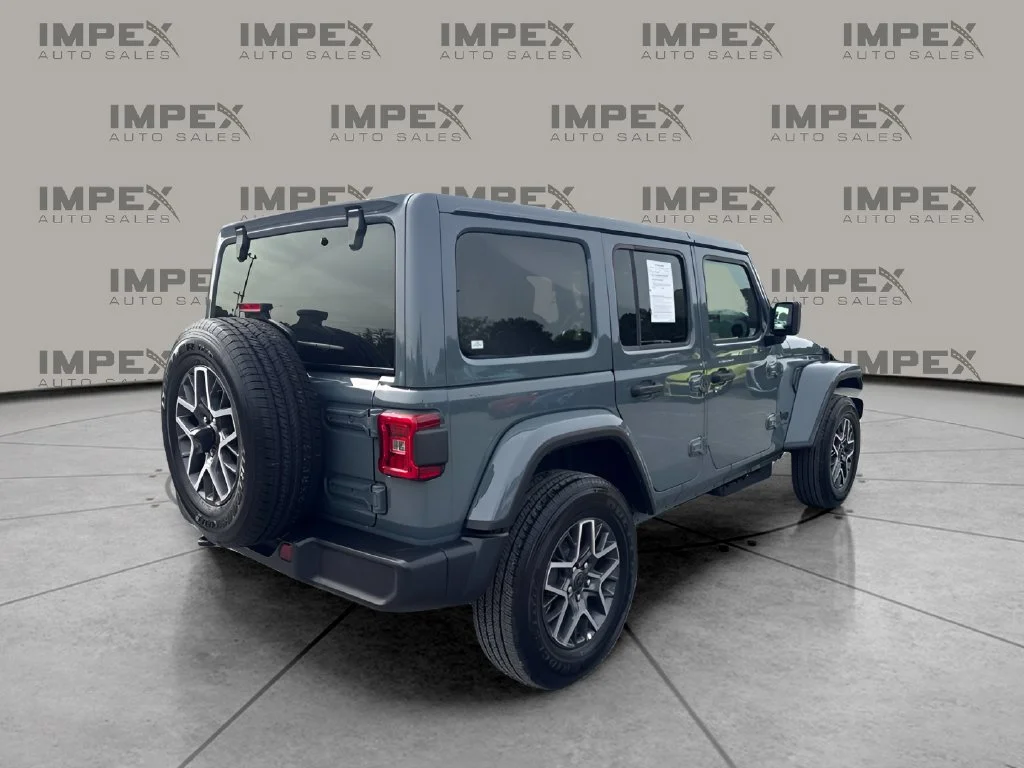 Used 2026 Gray Jeep Sahara image 5