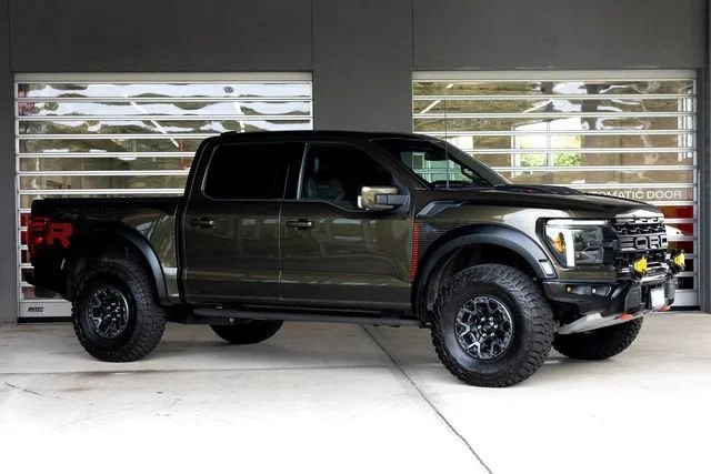 Used 2024 Shelter Green Ford Raptor image 8