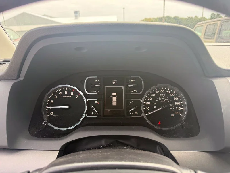 Used 2021  Toyota SR5 image 13
