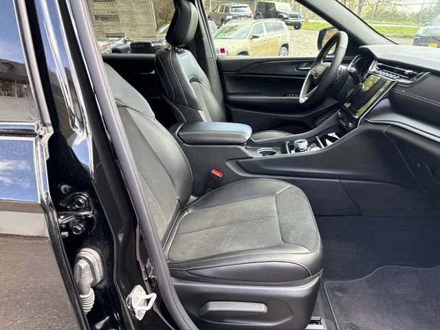 2025 Jeep Grand Cherokee L Altitude - Photo 9