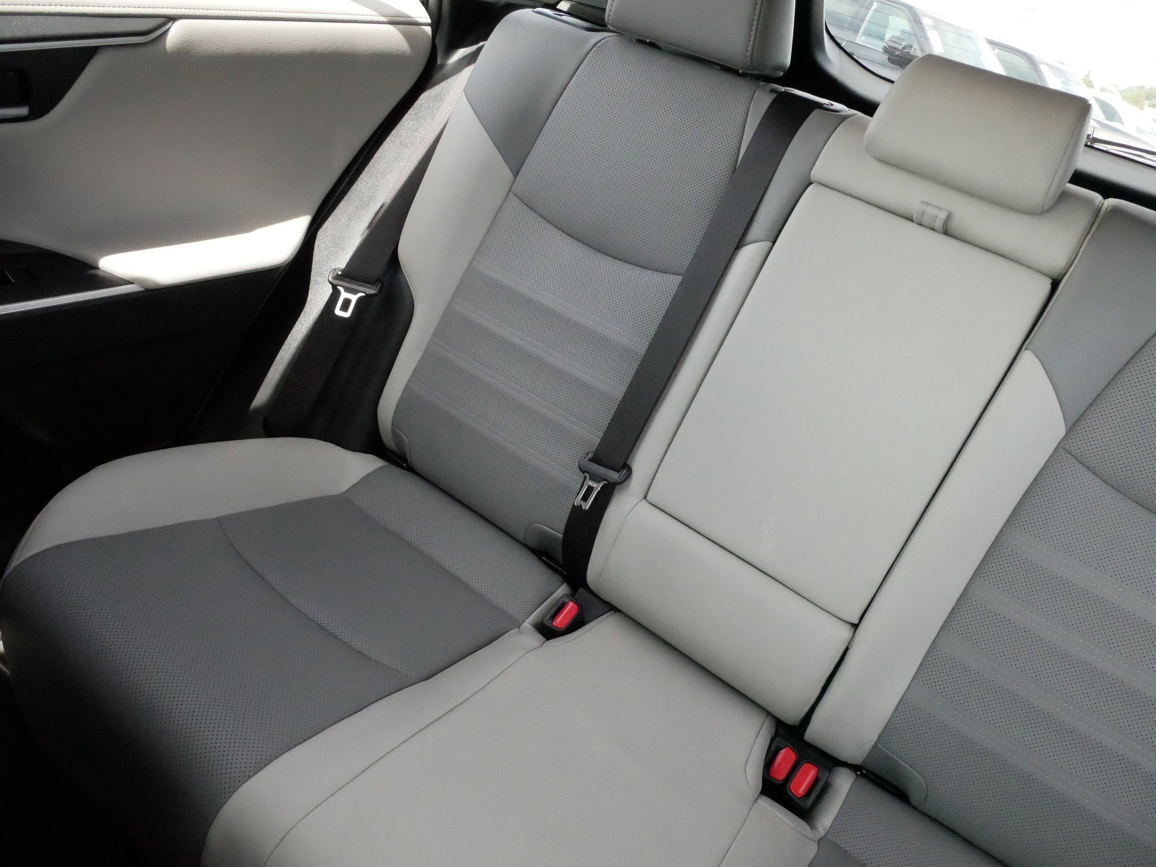 Certified Used 2020 BLIZZARD PEARL Toyota Limited image 12