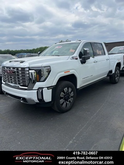 2024 GMC Sierra Denali 4WD Crew Cab Standard Box's photo