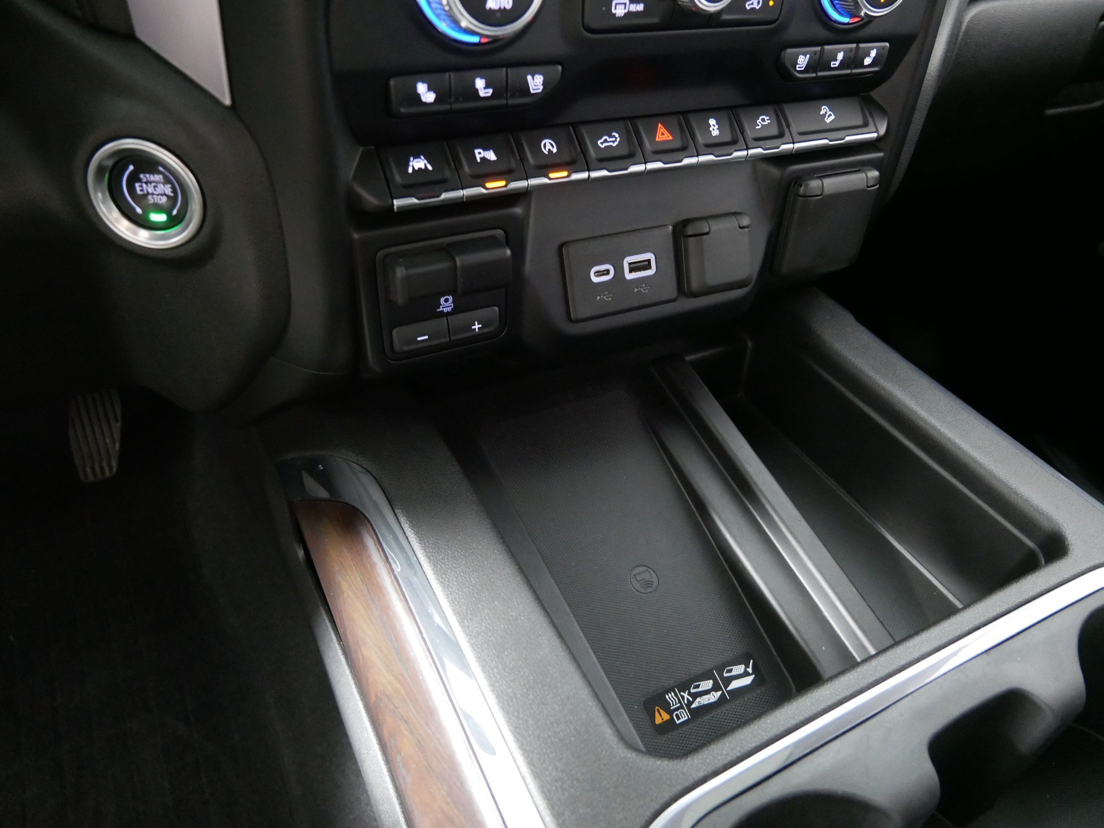 Certified Used 2019 RED QUARTZ TINTCOAT GMC SLT image 29