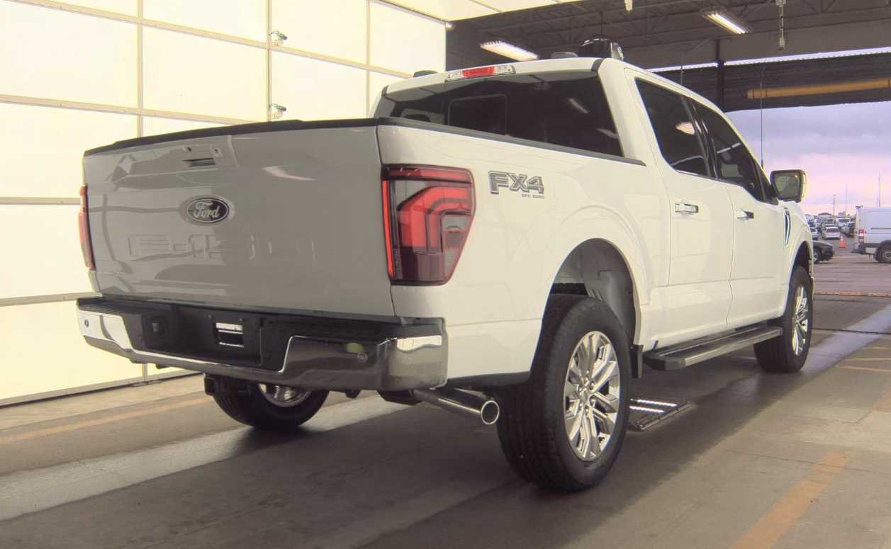 Used 2025 Oxford White Ford LARIAT image 4