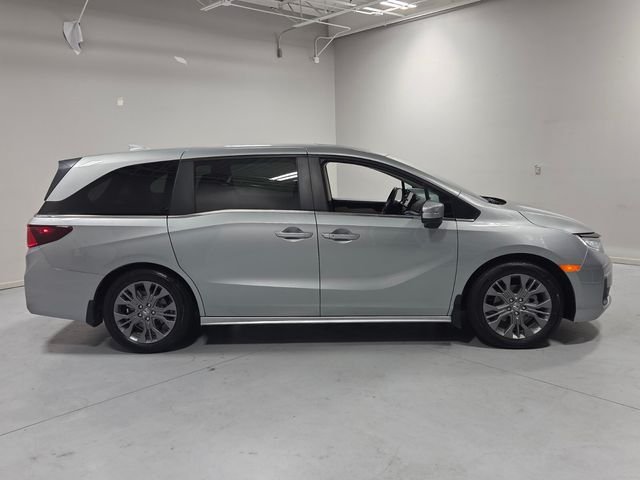 Used 2025 Silver Honda Touring image 17