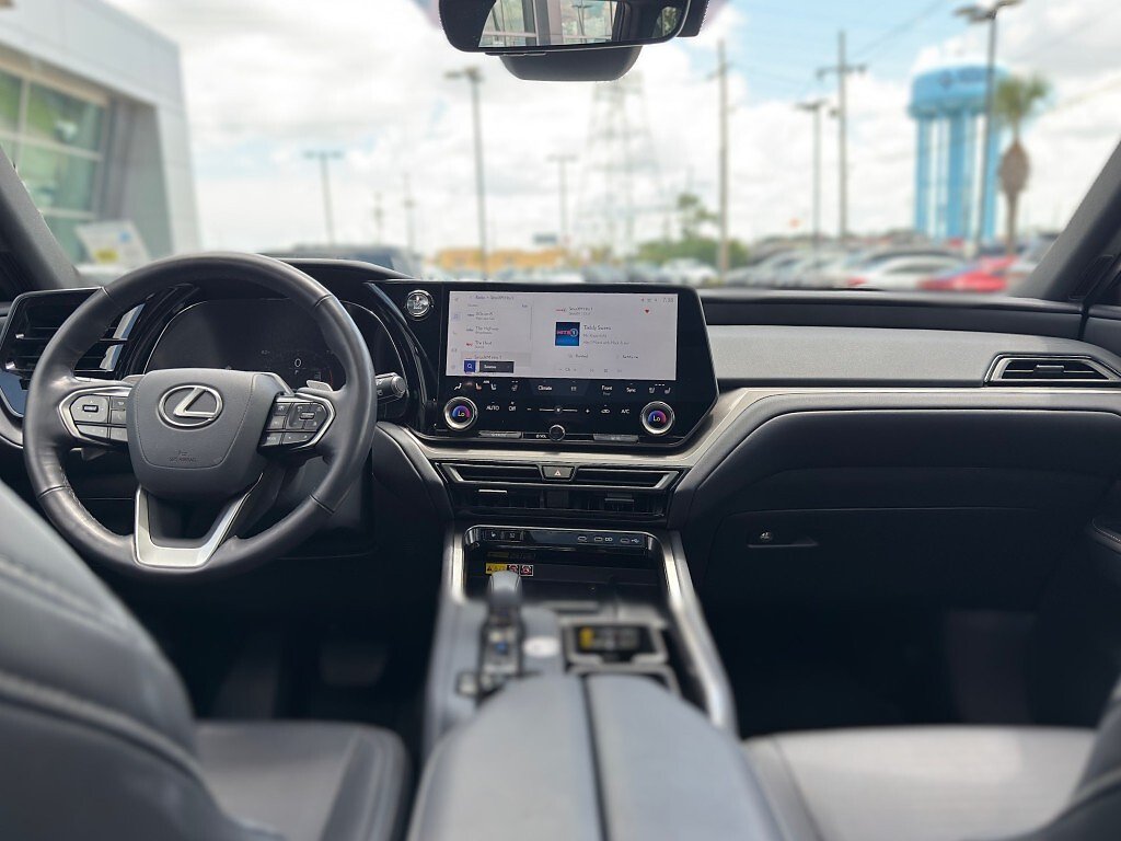 Certified Used 2026 WIND CHILL PEARL Lexus Premium image 13