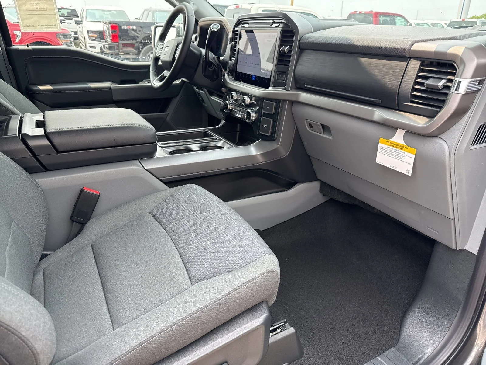 2025 Ford F-150 XLT - Photo 17