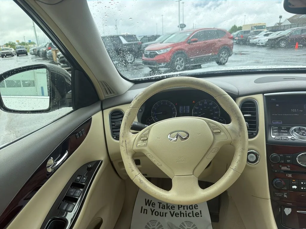 Used 2014 White INFINITI Journey image 17