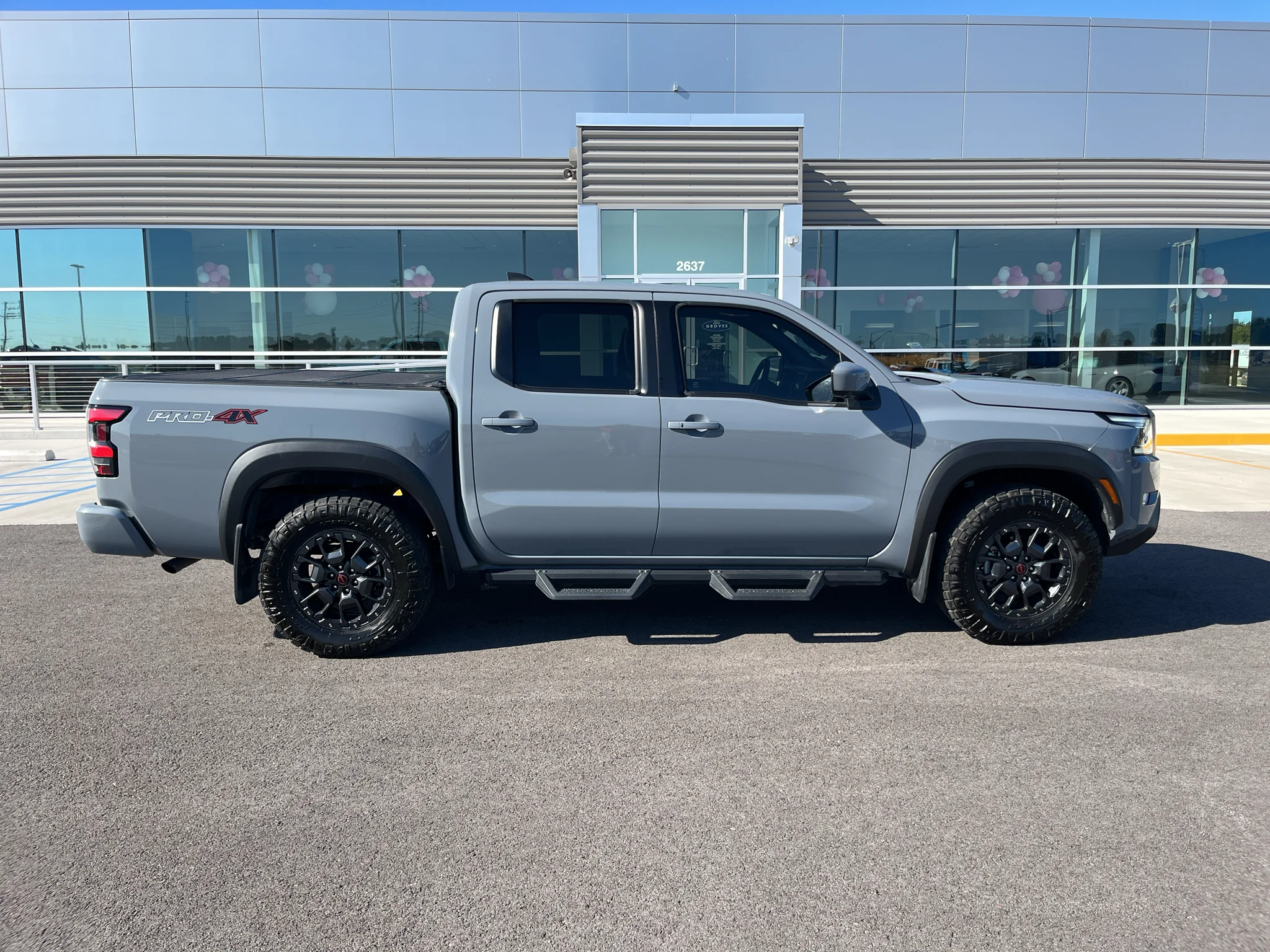 Used 2023 Boulder Gray Pearl Nissan PRO-4X image 4
