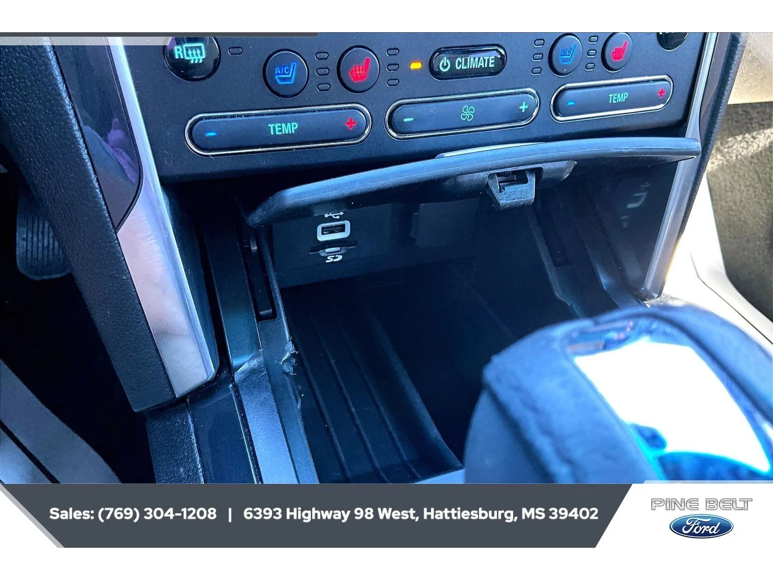 Used 2016 Ruby Red Metallic Tinted Clearcoat Ford Limited image 24