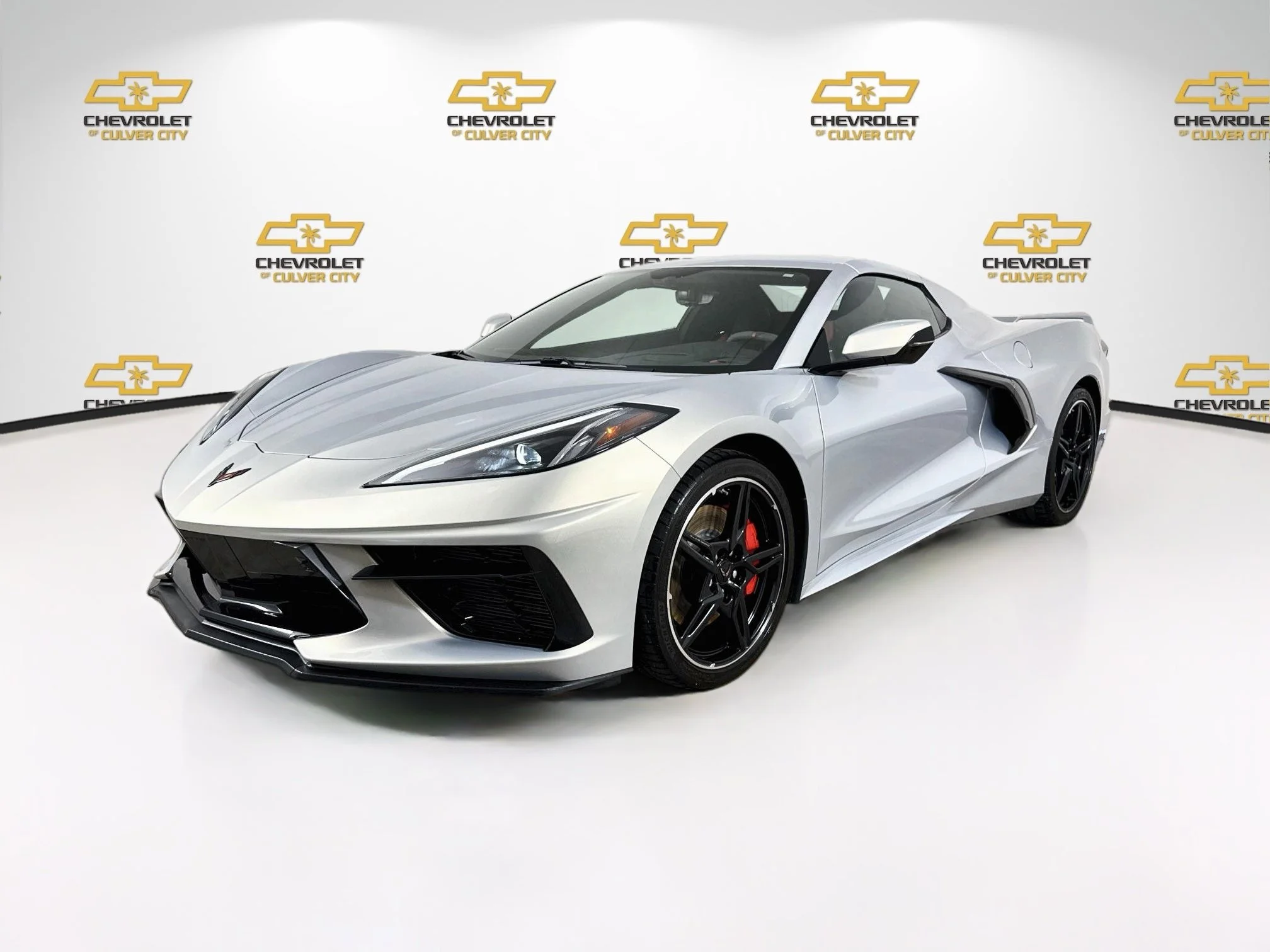 Used 2023 Silver Flare Metallic Chevrolet 2LT image 3