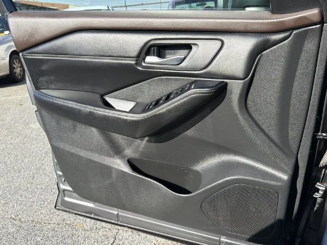 Used 2022 Gray Nissan SV image 32