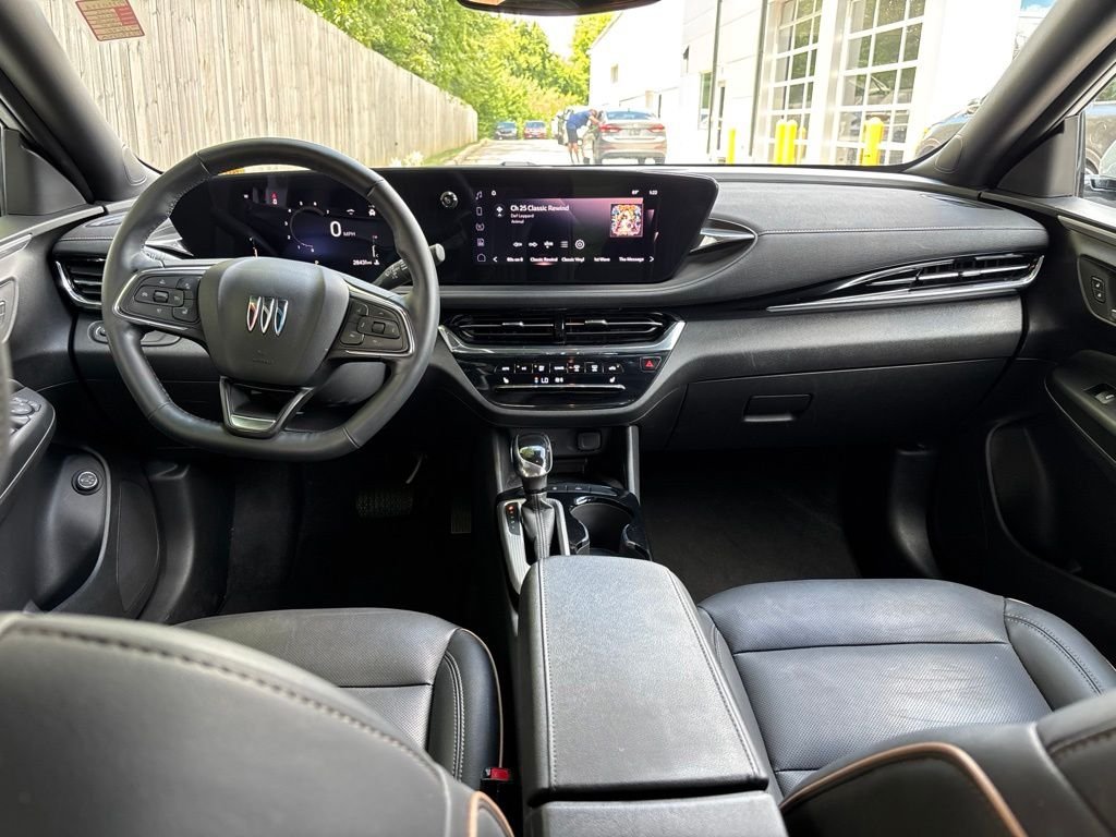 Used 2025 White Buick Avenir image 20
