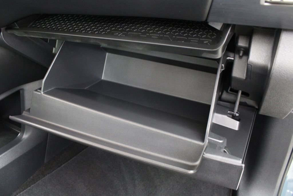 Used 2026 Green Nissan SL image 20